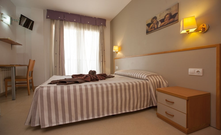 Imagen de la habitación del Hotel Cosmos Tarragona. Foto 8