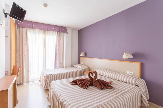 Imagen de la habitación del Hotel Cosmos Tarragona. Foto 11