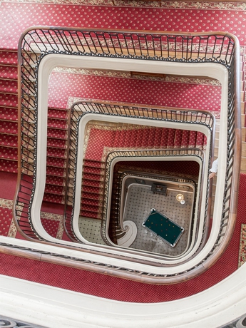 Imagen de los interiores del Hotel Cosmos and Spa. Foto 8