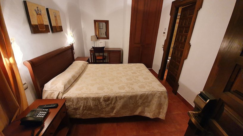 Imagen de la habitación del Hotel Coso Viejo. Foto 7