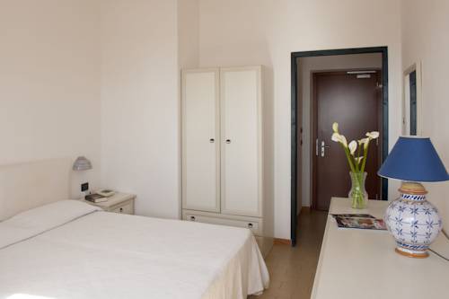 Imagen de la habitación del Hotel Cossyra. Foto 4