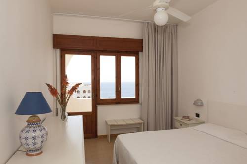 Imagen de la habitación del Hotel Cossyra. Foto 6