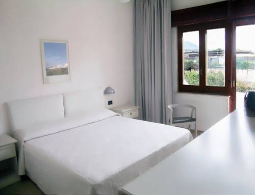 Imagen de la habitación del Hotel Cossyra. Foto 14