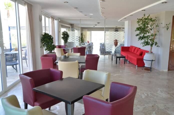 Imagen general del Hotel Costa Angela. Foto 12