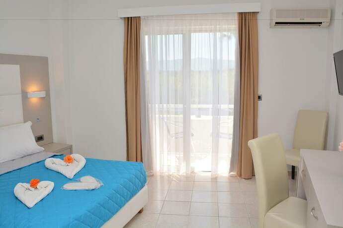 Imagen de la habitación del Hotel Costa Angela. Foto 17