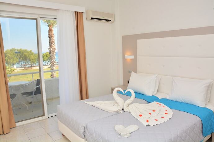 Imagen de la habitación del Hotel Costa Angela. Foto 18