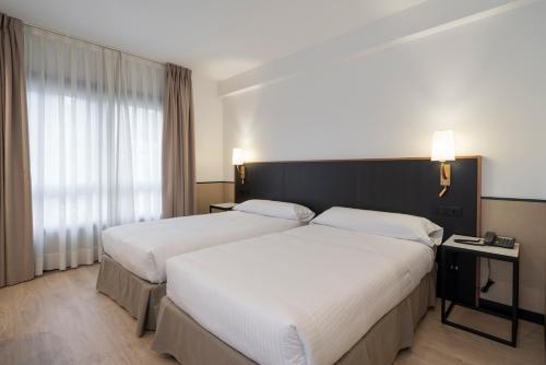 Imagen de la habitación del Hotel Costa Atl&aacute;ntica, Arteixo. Foto 6