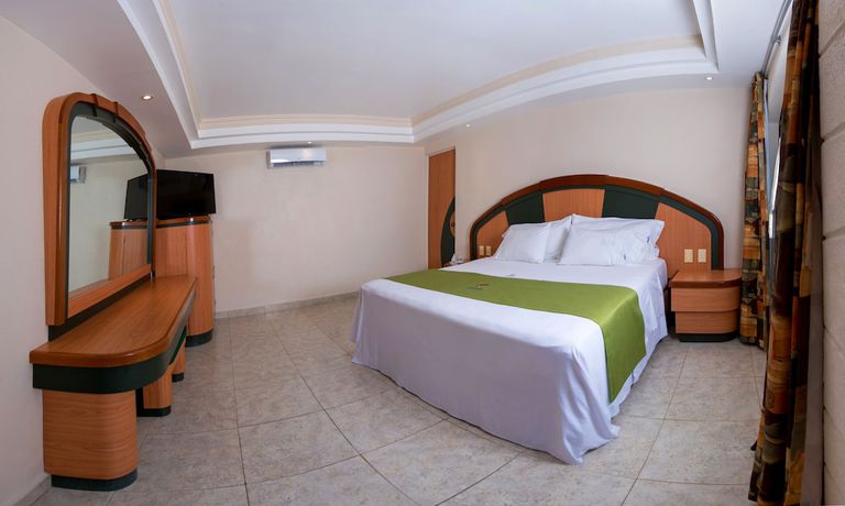 Imagen de la habitación del Hotel Costa Azul, Acapulco. Foto 15