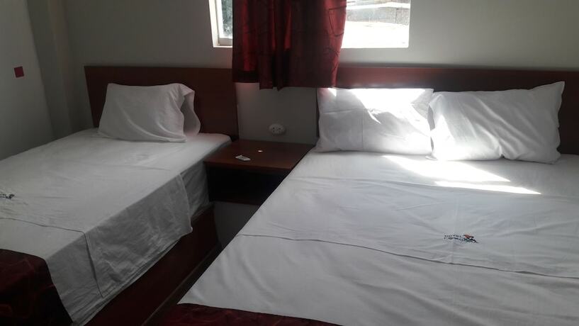 Imagen general del Hotel Costa Azul, La Banda de Shilcayo. Foto 4