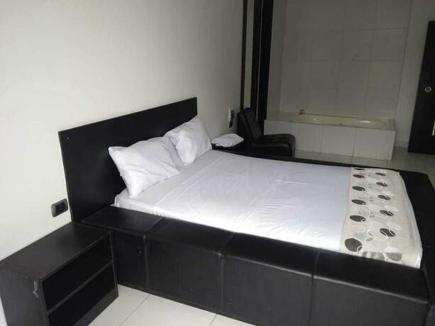 Imagen de la habitación del Hotel Costa Azul, La Banda de Shilcayo. Foto 15