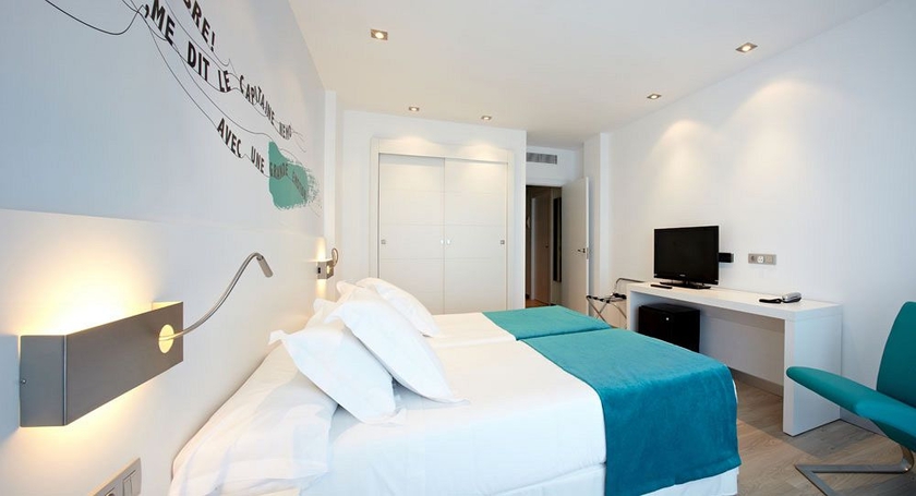Imagen de la habitación del Hotel Costa Azul, Palma de Mallorca. Foto 9