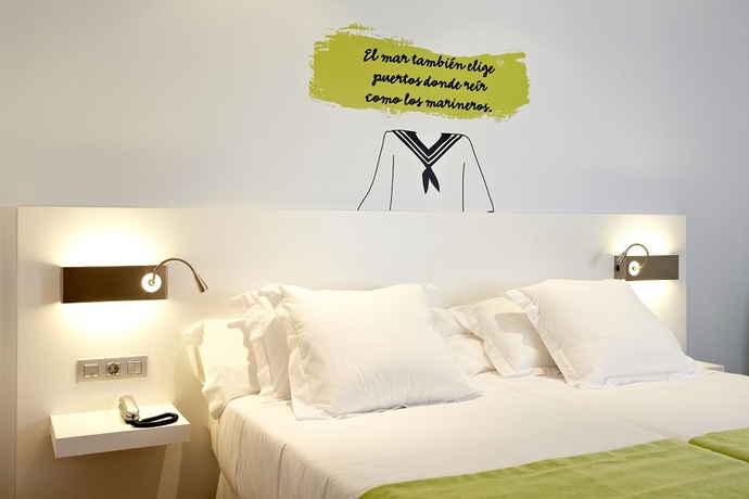 Imagen de la habitación del Hotel Costa Azul, Palma de Mallorca. Foto 12