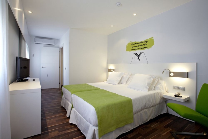 Imagen de la habitación del Hotel Costa Azul, Palma de Mallorca. Foto 14