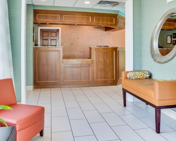 Imagen de los interiores del Hotel Costa Azul Suites Virginia Beach By Red Collection. Foto 10