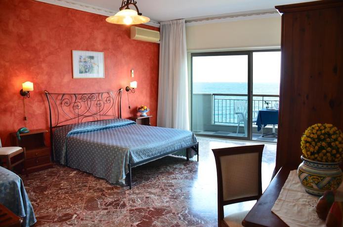 Imagen de la habitación del Hotel Costa Azzurra. Foto 3