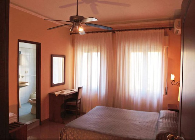 Imagen de la habitación del Hotel Costa Azzurra. Foto 10