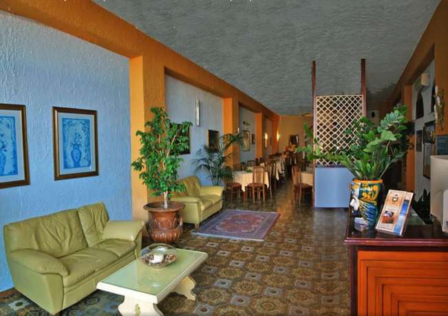 Imagen de los interiores del Hotel Costa Azzurra. Foto 19
