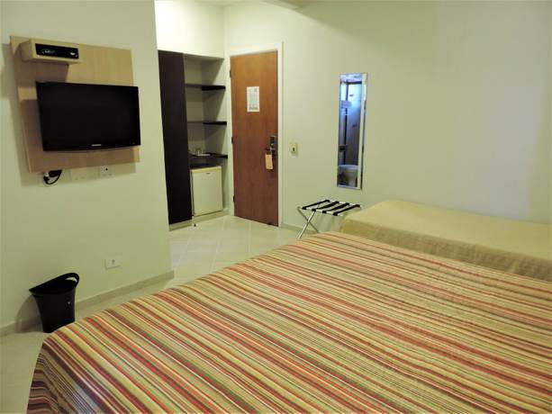Imagen de la habitación del Hotel Costa Balena. Foto 17