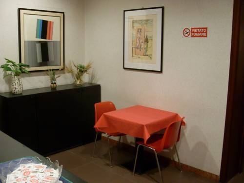 Imagen general del Hotel Costa, Bari. Foto 11