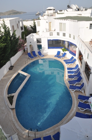 Imagen de la piscina del Hotel Costa Blu Bodrum. Foto 14