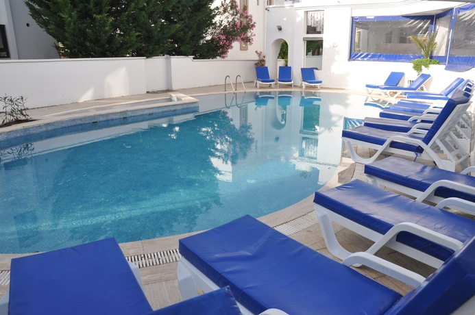 Imagen de la piscina del Hotel Costa Blu Bodrum. Foto 15