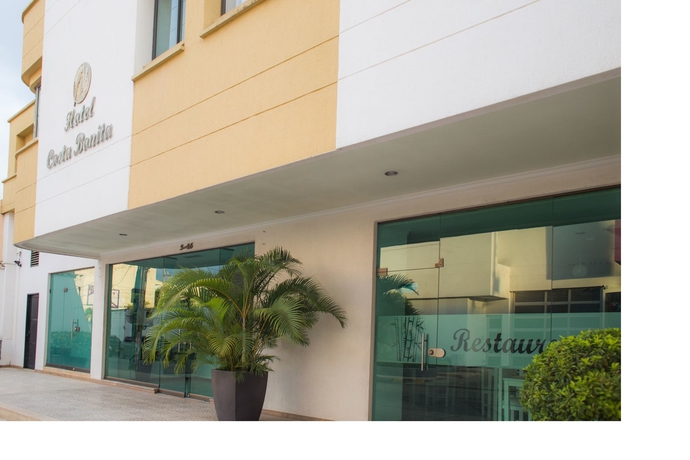 Imagen de los exteriores del Hotel Costa Bonita. Foto 7