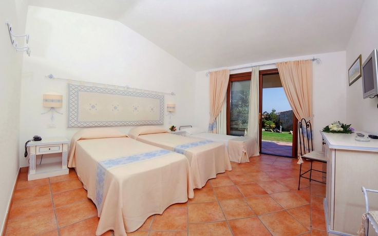 Imagen de la habitación del Hotel Costa Caddu. Foto 4