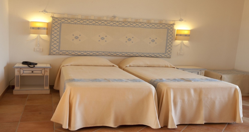 Imagen de la habitación del Hotel Costa Caddu. Foto 9