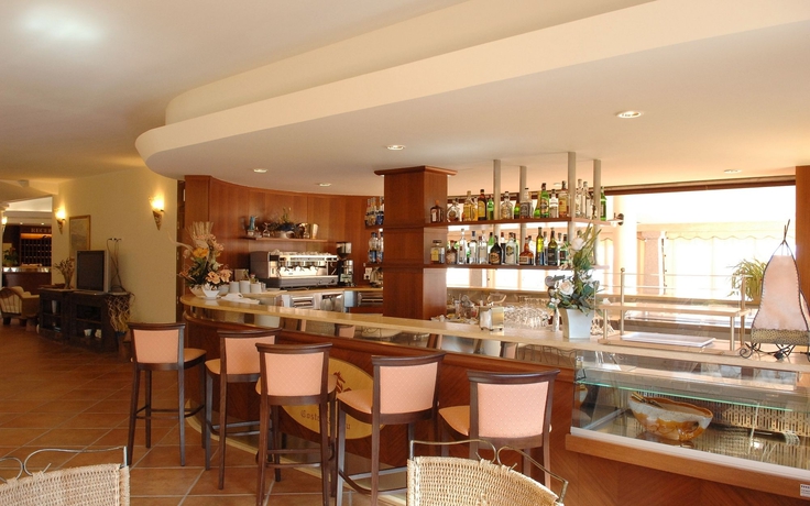 Imagen del bar/restaurante del Hotel Costa Caddu. Foto 2