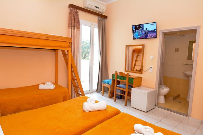Imagen de la habitación del Hotel Costa, Corfu. Foto 8