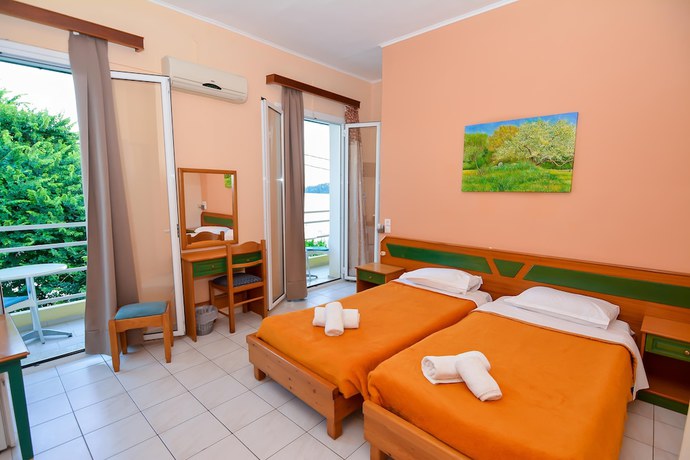 Imagen de la habitación del Hotel Costa, Corfu. Foto 11