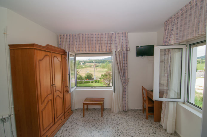 Imagen de la habitación del Hotel Costa De Ajo. Foto 3