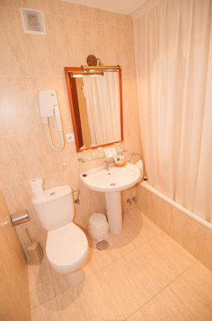 Imagen de la habitación del Hotel Costa De Ajo. Foto 11