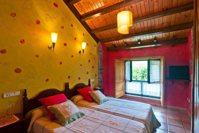 Imagen de la habitación del Hotel Costa De Rodiles. Foto 9