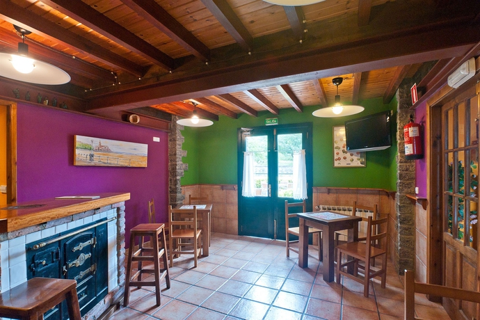 Imagen del bar/restaurante del Hotel Costa De Rodiles. Foto 4