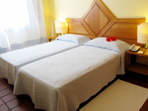 Imagen de la habitación del Hotel Costa Dei Fiori. Foto 3