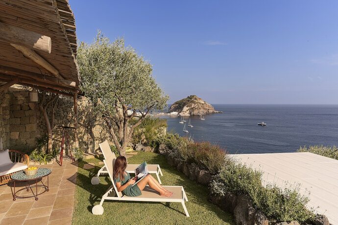 Imagen de la habitación del Hotel Costa Del Capitano Seaside Villas. Foto 17