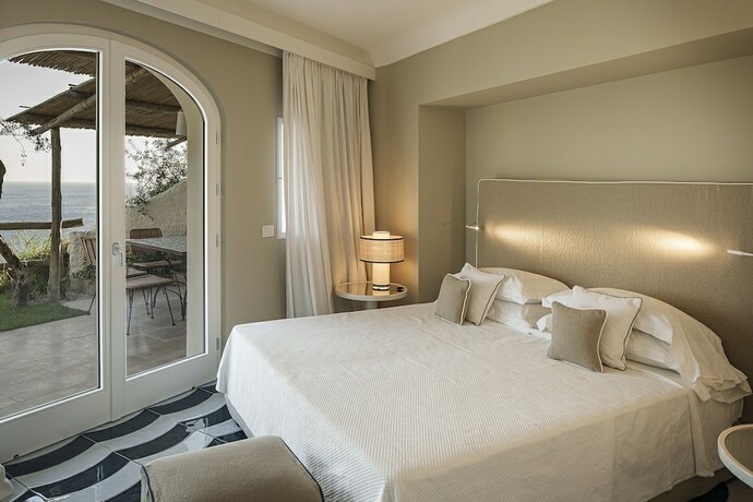 Imagen de la habitación del Hotel Costa Del Capitano Seaside Villas. Foto 18