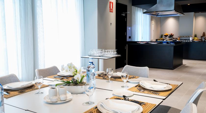 Imagen del bar/restaurante del Hotel Costa Del Sol Torremolinos Boutique. Foto 5