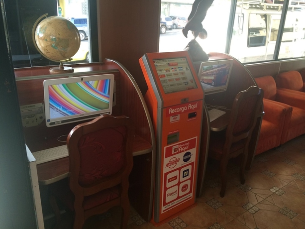 Imagen de los interiores del Hotel Costa Inn. Foto 17