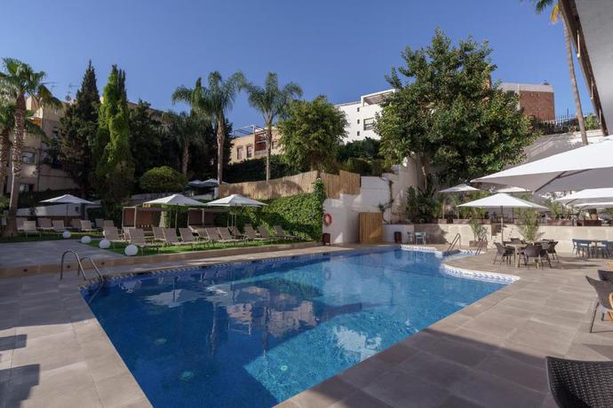Imagen de la piscina del Hotel Costa M&aacute;laga - Adults Recommended - by Pierre & Vacances. Foto 16