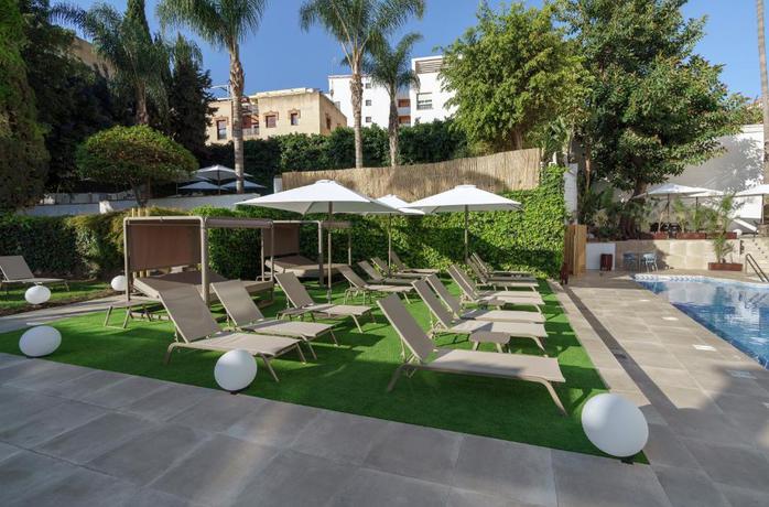 Imagen de la piscina del Hotel Costa M&aacute;laga - Adults Recommended - by Pierre & Vacances. Foto 18