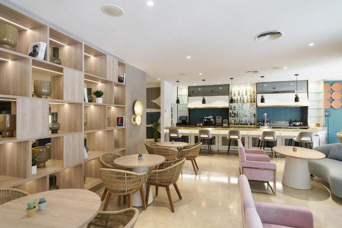 Imagen de los interiores del Hotel Costa M&aacute;laga - Adults Recommended - by Pierre & Vacances. Foto 14