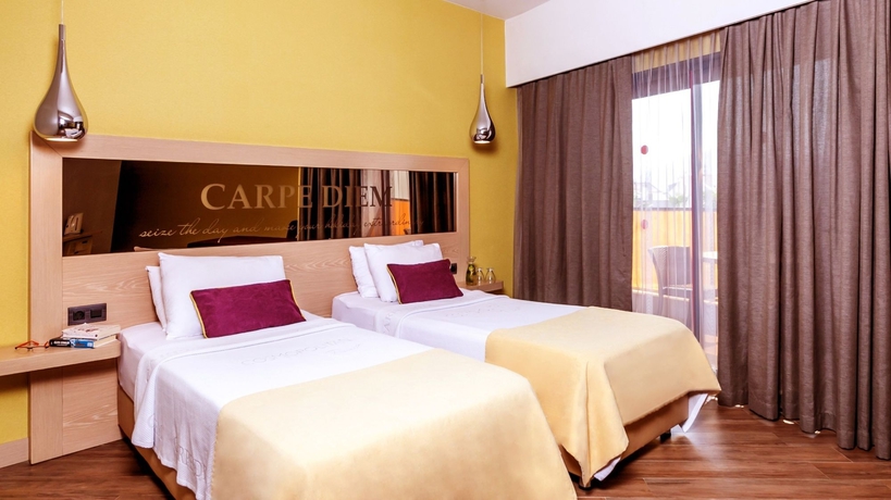 Imagen de la habitación del Hotel Costa Mare Suites. Foto 9