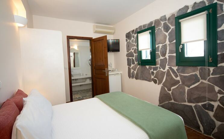 Imagen de la habitación del Hotel Costa Marina Villa. Foto 17