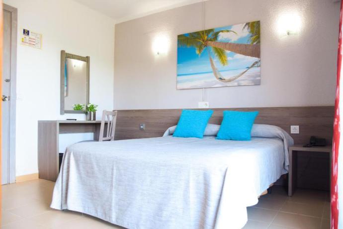 Imagen de la habitación del Hotel Costa Mediterraneo. Foto 25