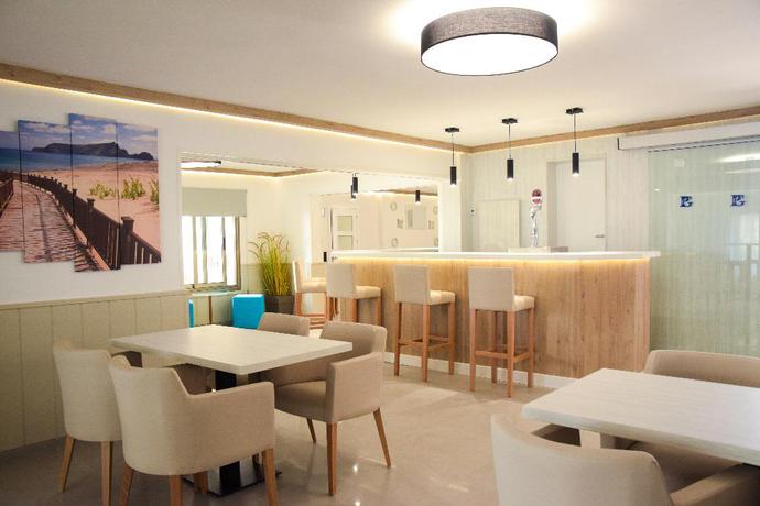 Imagen del bar/restaurante del Hotel Costa Mediterraneo. Foto 12