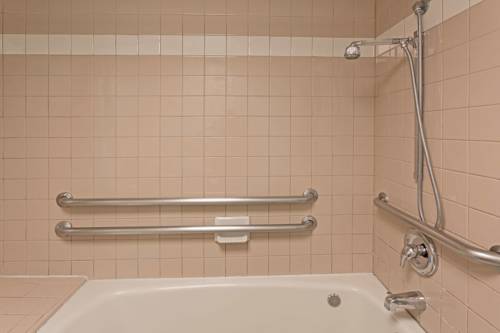 Imagen de la habitación del Hotel Costa Mesa Inn. Foto 3