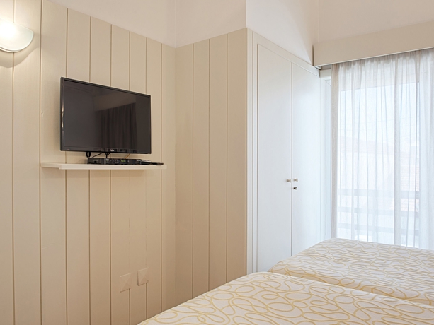 Imagen de la habitación del Hotel Costa Nova. Foto 7