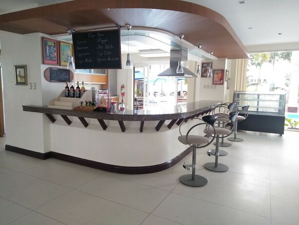 Imagen del bar/restaurante del Hotel Costa Palawan Resort. Foto 10